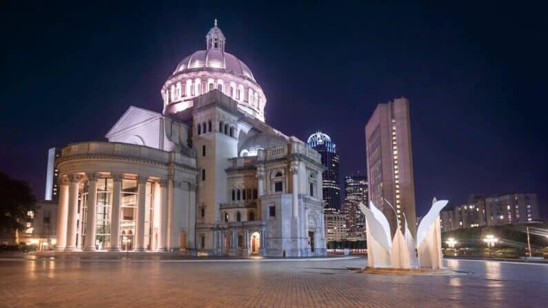 Instagrammable places in Boston | Christian Science Plaza