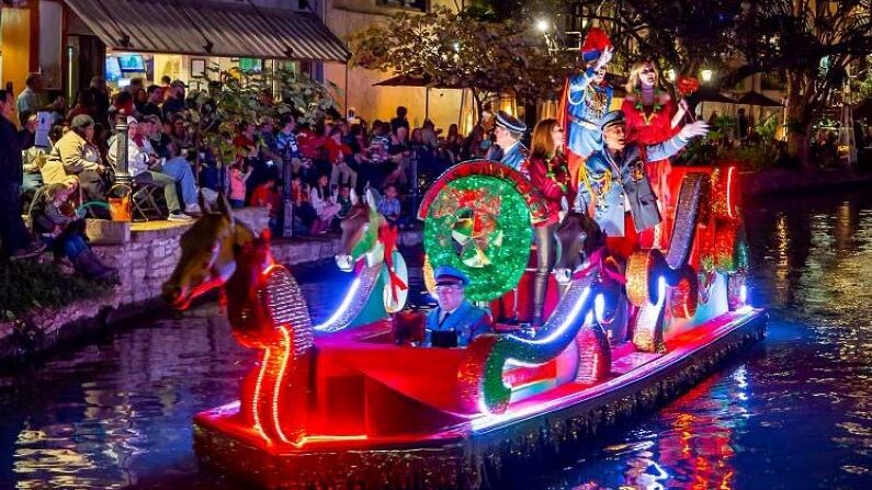 Free things to do in San Antonio | Ford Holiday River Parade