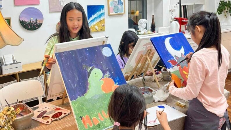 Things to do in Boston this Weekend of December 15 include NoCa Holiday Stroll, Lunch with Santa & More! 6 Christmas Party for Kids