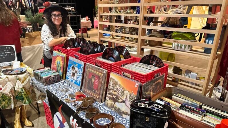 Bargain Hunting in Beantown - 20 Flea Market Boston Locations for Your Next Treasure Hunt 7 Flea market Boston | The Somerville Flea