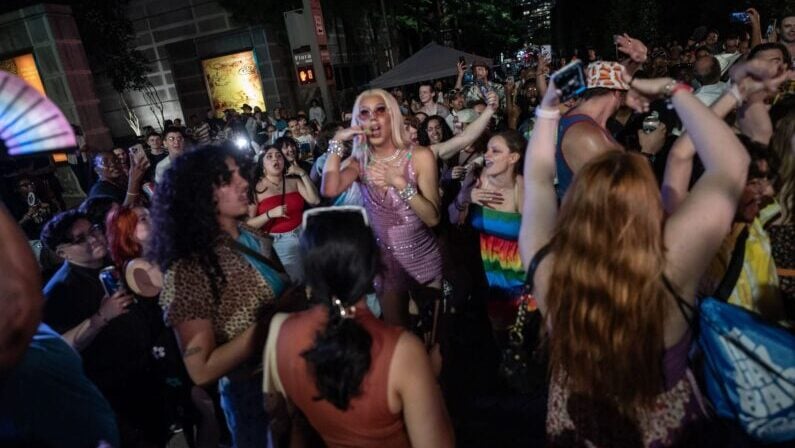 Best Fun Events in Dallas this Weekend of June 20 Include 2025 Dallas Arts District Pride Block Party, Pride in Bloom, & More 4 Things to do in Dallas this weekend of June 20 | 2025 Dallas Arts District Pride Block Party